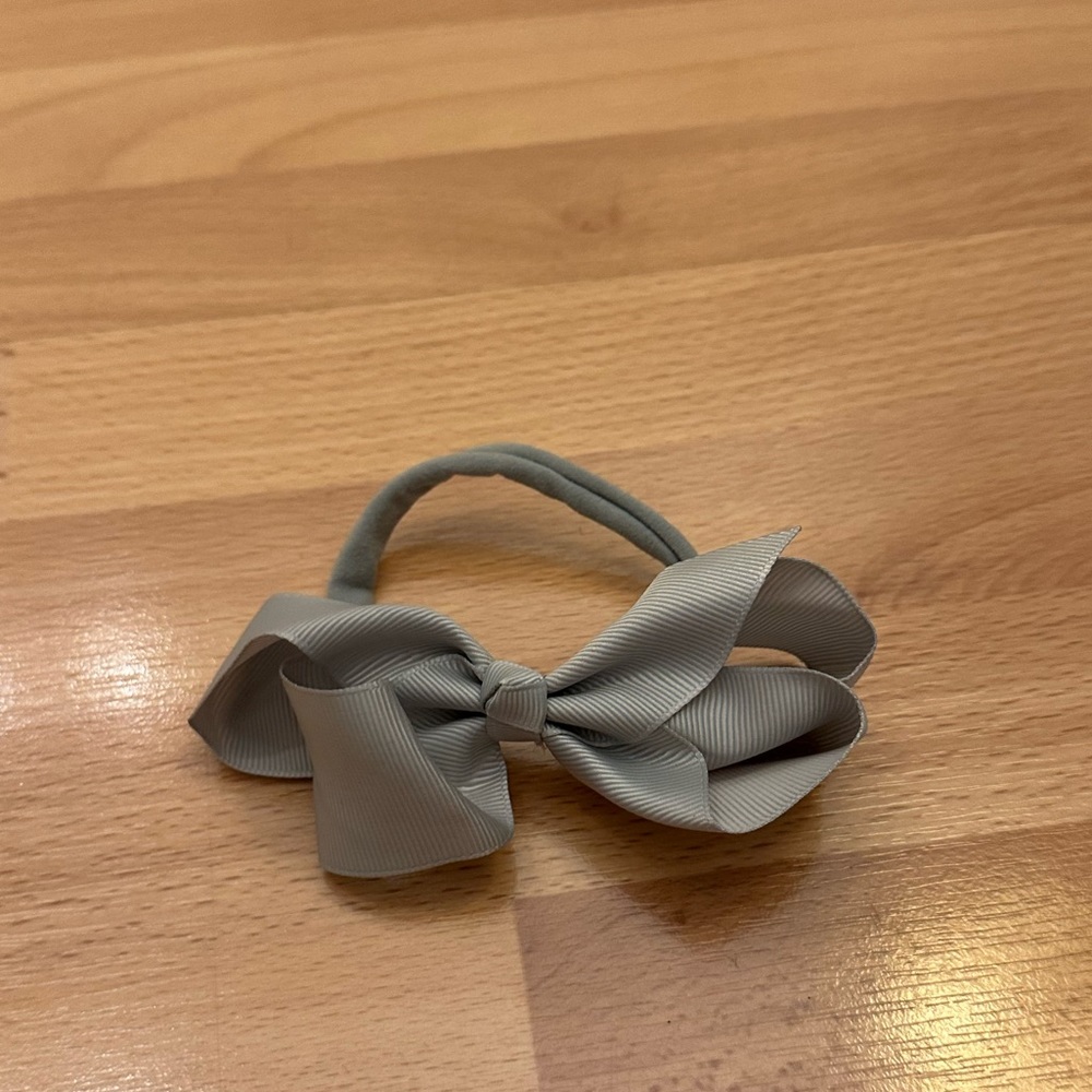 Silver grosgrain bow on matching headband